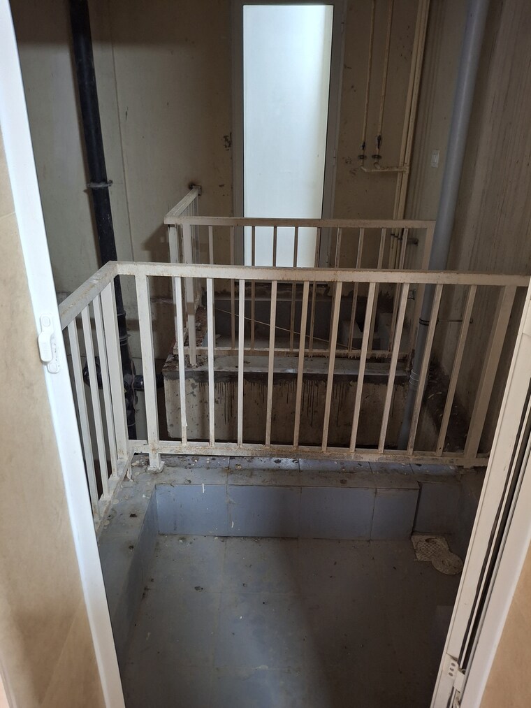 Balcony, shapoorji-pallonji-siennaa 1.5 Bedroom 600 Sq.Ft. Apartment In Kandivali East Mumbai 8911591