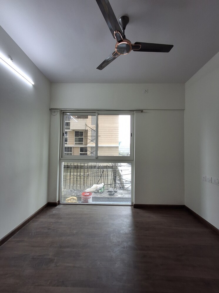 Room, shapoorji-pallonji-siennaa 1.5 Bedroom 600 Sq.Ft. Apartment In Kandivali East Mumbai 8911591