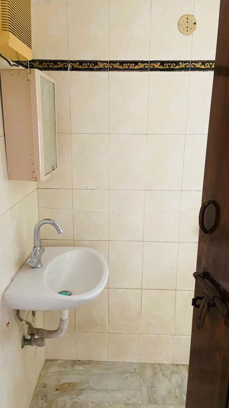 Bathroom, organic-dhanorina 5 Bedroom 3000 Sq.Ft. Villa In Dhanori Pune 8911632