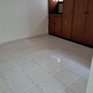Room in 3 BHK Builder Floor at Hauz Khas – for Rent