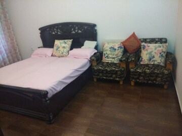Bedroom in 5 BHK Villa at South City 1 – for Rent