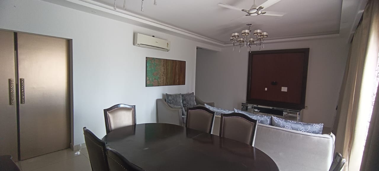 3 BHK 1700 Sq.Ft. Apartment in RMZ Galleria