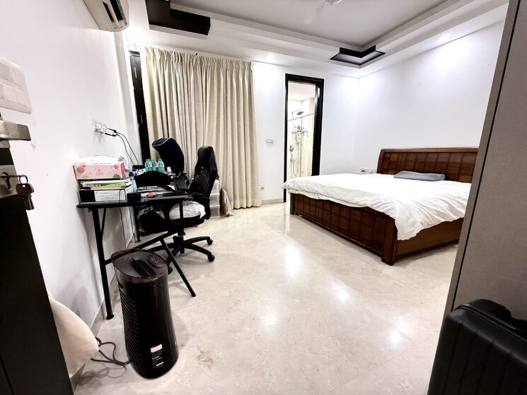 Gym, safdarjung enclave 3 Bedroom 2200 Sq.Ft. Builder Floor In Safdarjung Enclave Delhi 8911689