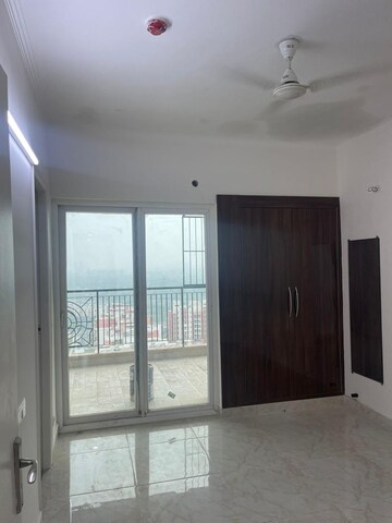 Room in 2 BHK Apartment at Gaurs Siddhartham, Siddharth Vihar – for Sale