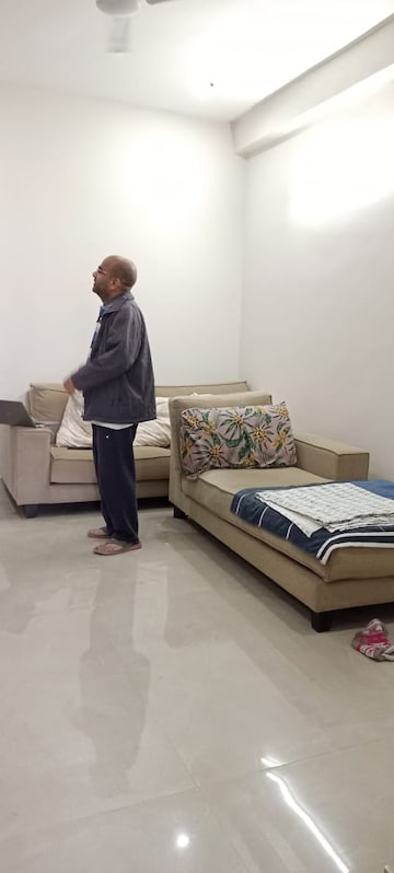 Bedroom in 2 BHK Builder Floor at Sector 52 – for Rent