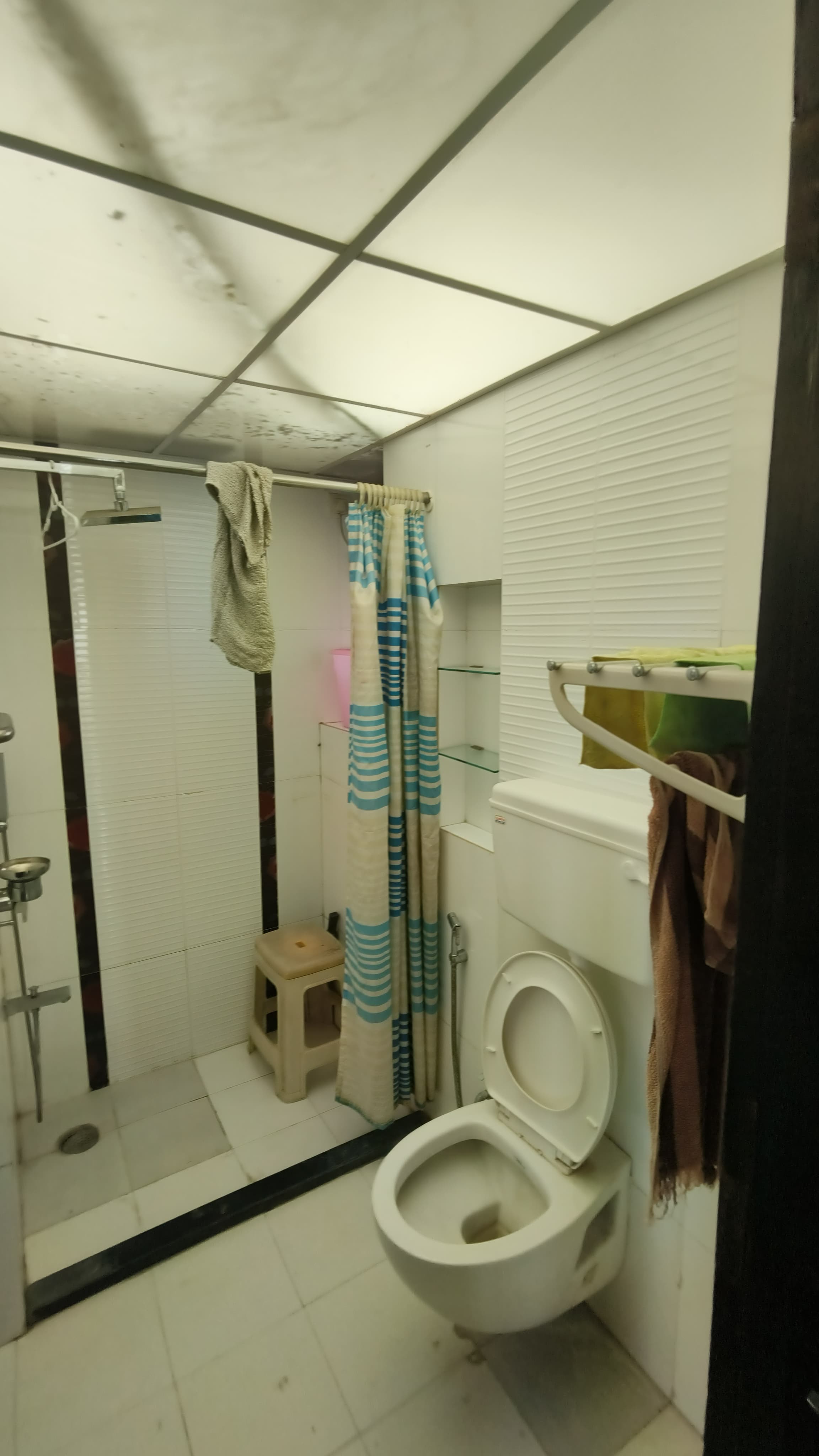 2.5 BHK 1250 Sq.Ft. Apartment in Lokhandwala Sapphire Heights