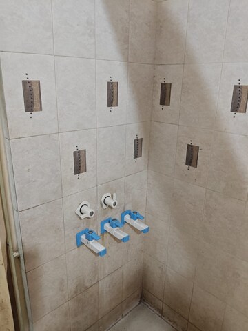 Bathroom in 3 BHK Apartment at Cityview Apartments, Sector 35 – for Rent