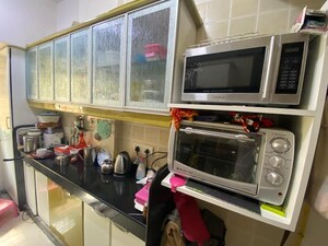 Furnished Amenities in 2 BHK Apartment at Mira Niwas, Khar West – for Sale