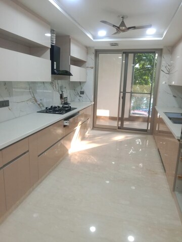 Kitchen in 3 BHK Builder Floor at Sector 45 – for Rent
