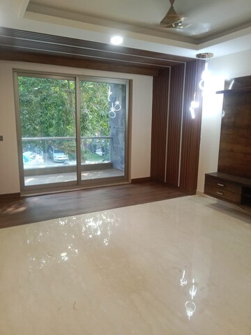 Room in 3 BHK Builder Floor at Sector 45 – for Rent