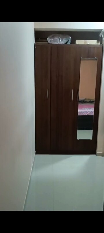 Room in 2 BHK Apartment at Hiraco Eminence, Mira Road – for Rent