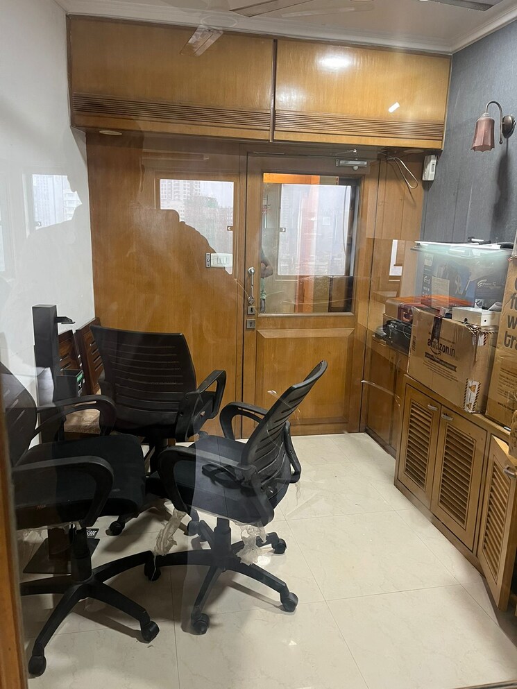 Team Area, commerce-house Commercial Office Space 550 Sq.Ft. In Fort Mumbai 8911694