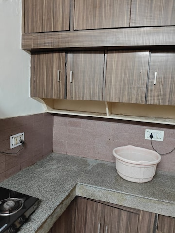 Furnished Amenities in 3 BHK Apartment at Mahagun Morpheus, Sector 50 – for Rent