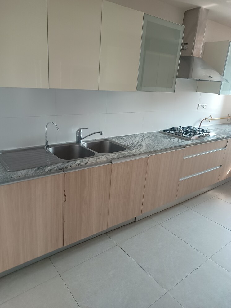 Balcony, dlf-park-place 4 Bedroom 2704 Sq.Ft. Apartment In Sector 54 Gurgaon 8911662