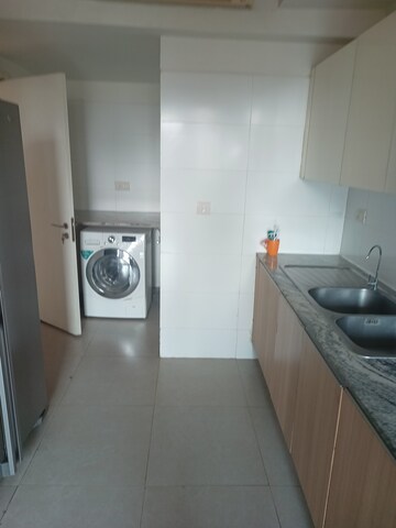 Kitchen in 4 BHK Apartment at DLF Park Place, Sector 54 – for Rent