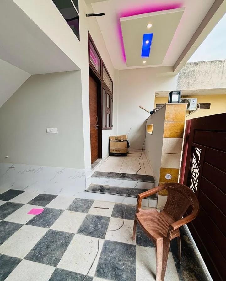 2.5 BHK + Pooja Room,Extra Room Builder Floor For Sale in Sector 32