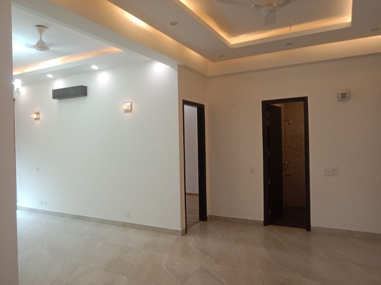 Room, sector 31 3 Bedroom 342 Sq.Yd. Builder Floor In Sector 31 Gurgaon 8911752