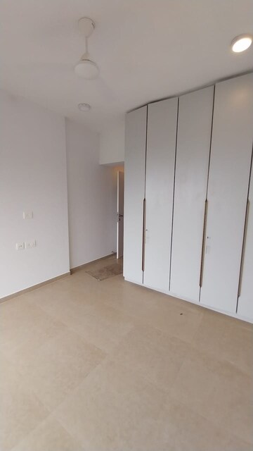 Room in 3 BHK Apartment at Kanakia Silicon Valley, Powai – for Rent