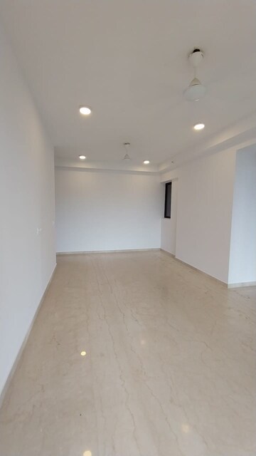 Room in 3 BHK Apartment at Kanakia Silicon Valley, Powai – for Rent