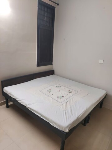 Bedroom in 4 BHK Builder Floor at Sector 52 – for Rent