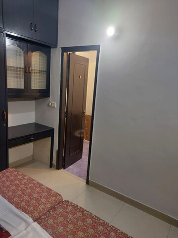 Room in 4 BHK Builder Floor at Sector 52 – for Rent