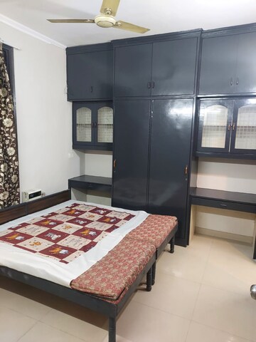 Bedroom in 4 BHK Builder Floor at Sector 52 – for Rent