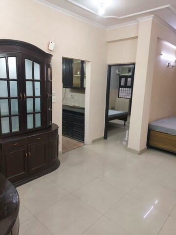 Room in 4 BHK Builder Floor at Sector 52 – for Rent
