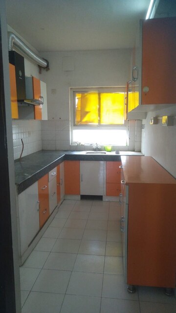 Kitchen in 3 BHK Builder Floor at BPTP Park Towers, Sector 77 – for Sale