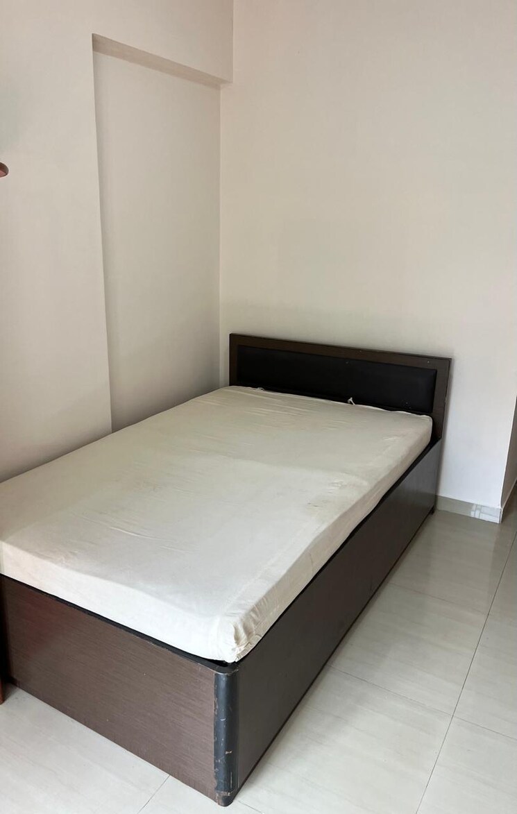 Bedroom, andheri east 2.5 Bedroom 1000 Sq.Ft. Apartment In Andheri East Mumbai 8911816