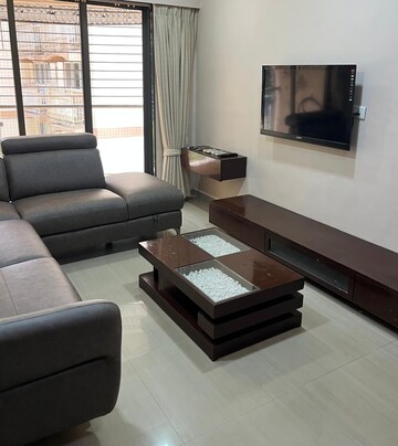 Living Room in 2.5 BHK Apartment at Andheri East – for Rent