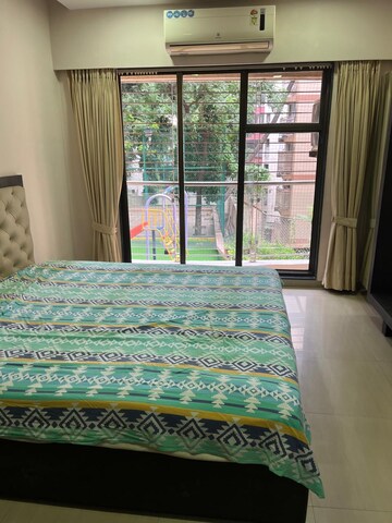 Bedroom in 2.5 BHK Apartment at Andheri East – for Rent