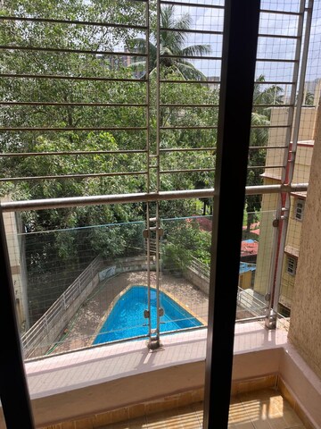 Swimming Pool in 2.5 BHK Apartment at Andheri East – for Rent