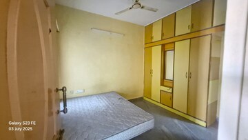 Room in 2 BHK Apartment at Ejipura – for Rent