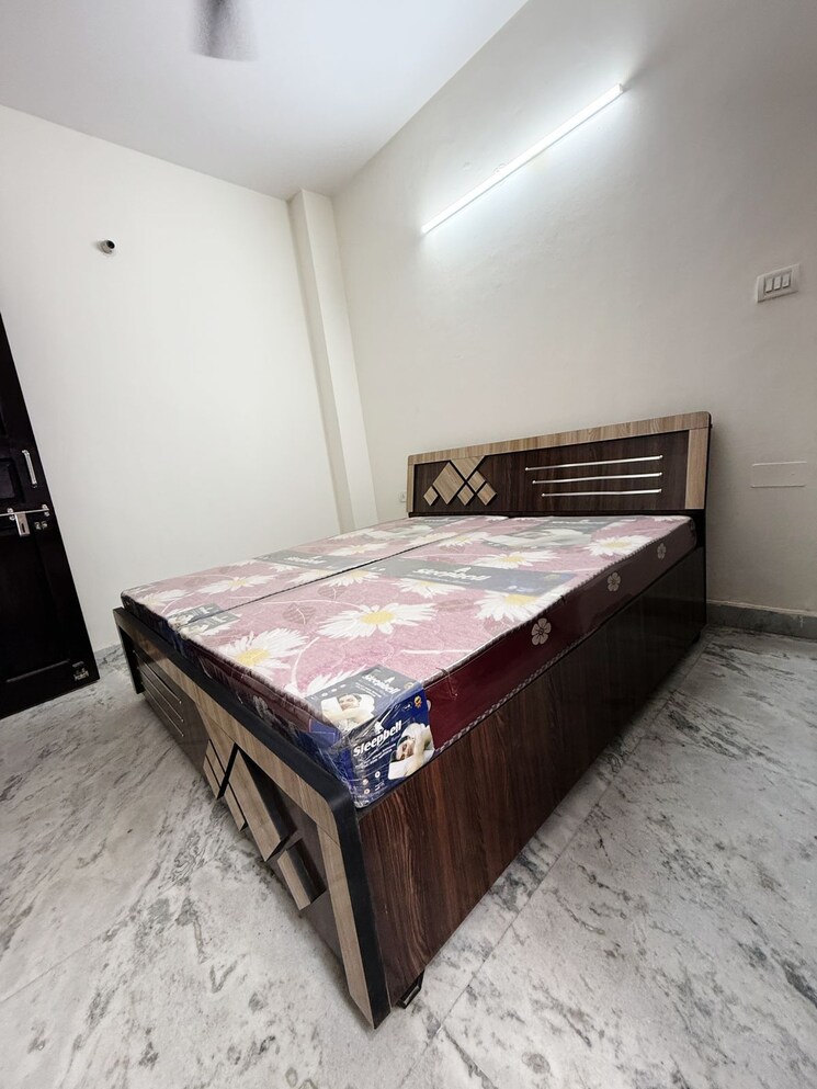 Bedroom, sector 45 2 Bedroom 100 Sq.Yd. Builder Floor In Sector 45 Gurgaon 8911872