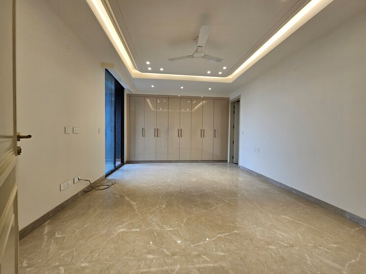 Room, parklands 4 Bedroom 500 Sq.Yd. Builder Floor In Sector 85 Faridabad 8911916