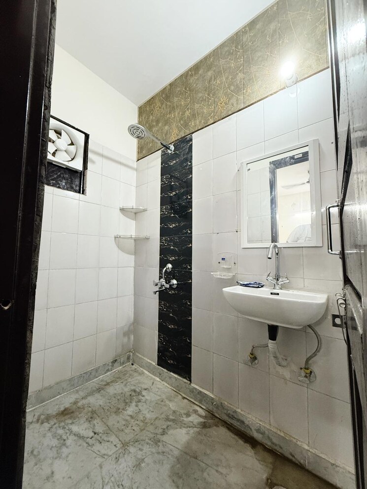 Kitchen, sector 45 2 Bedroom 100 Sq.Yd. Builder Floor In Sector 45 Gurgaon 8911907