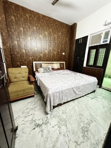 Bedroom in 2 BHK Builder Floor at Sector 45 – for Rent