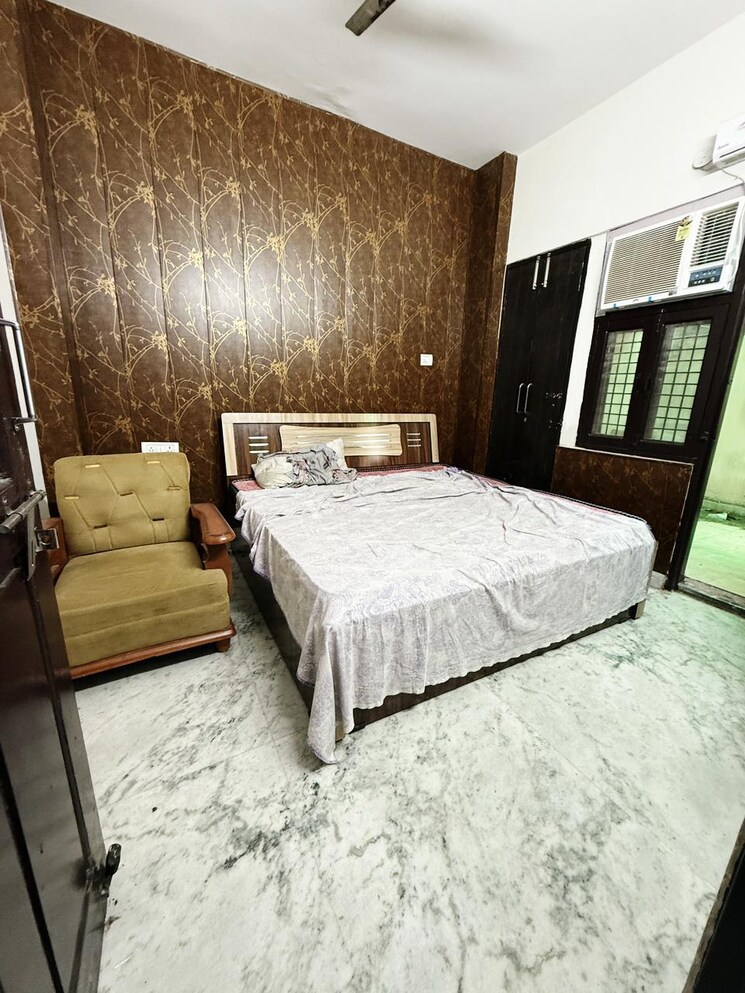 Bedroom, sector 45 2 Bedroom 100 Sq.Yd. Builder Floor In Sector 45 Gurgaon 8911907