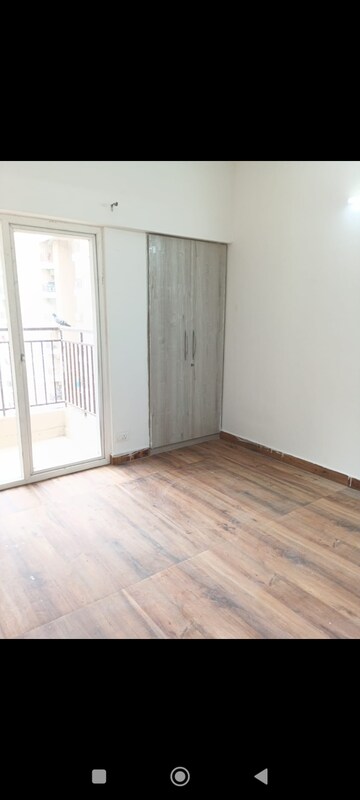 Room in 2 BHK Apartment at Ace Divino, Sector 1 Greater Noida – for Rent