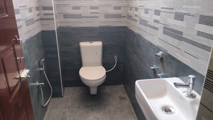 Bathroom, vadapalani 2 Bedroom 855 Sq.Ft. Builder Floor In Vadapalani Chennai 8911920