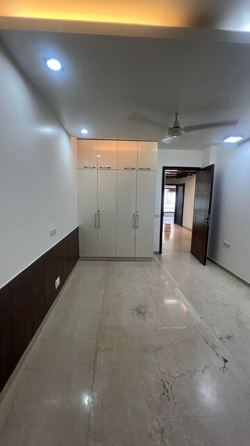 Room in 3 BHK Builder Floor at Uday Park – for Rent