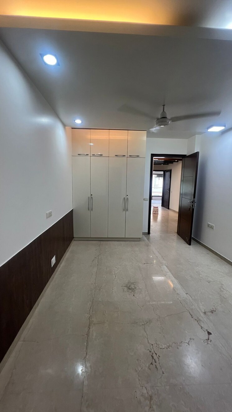 Room, uday park 3 Bedroom 1953 Sq.Ft. Builder Floor In Uday Park Delhi 8911962