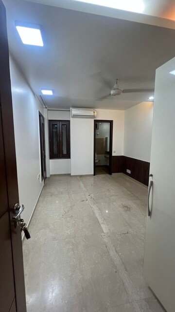 Room in 3 BHK Builder Floor at Uday Park – for Rent