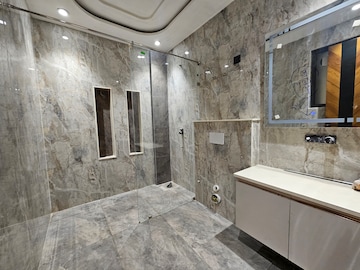 Building Lobby in 4 BHK Builder Floor at Parklands, Sector 85 – for Sale