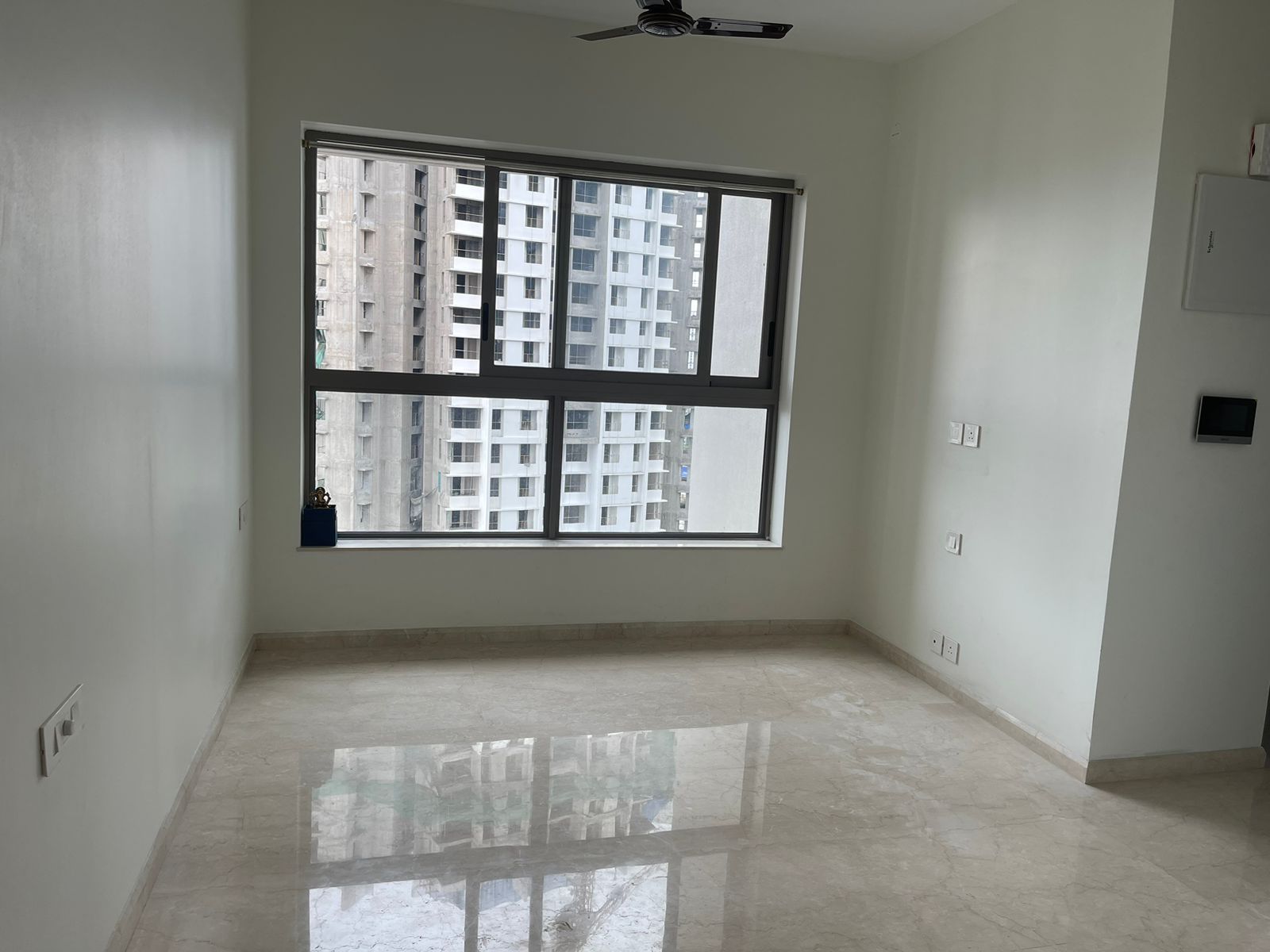 2 BHK Apartment For Rent in Kalpataru Immensa