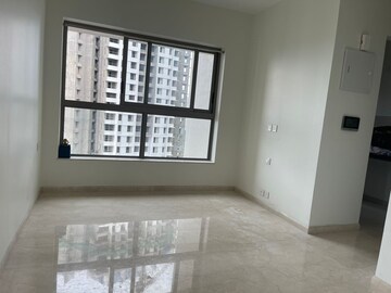 Room in 2 BHK Apartment at Kalpataru Immensa, Kolshet Road – for Rent