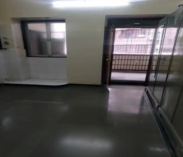 Room in 2 BHK Apartment at Parel – for Rent