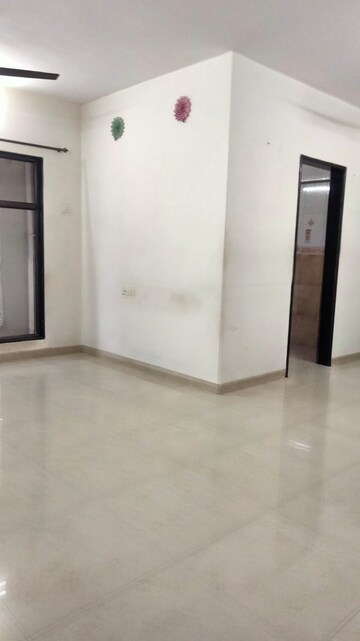 Room in 2.5 BHK Apartment at Radha Govind, Borivali East – for Rent