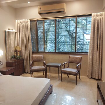Bedroom in 3 BHK Apartment at Khar West – for Rent