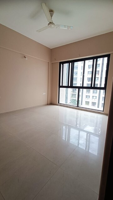 Room in 3.5 BHK Apartment at Lunkad Sky Vie, Viman Nagar – for Rent